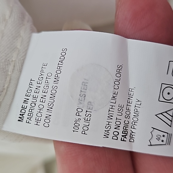 Van Heusen button down casual shirt. XXL - Picture 9 of 9